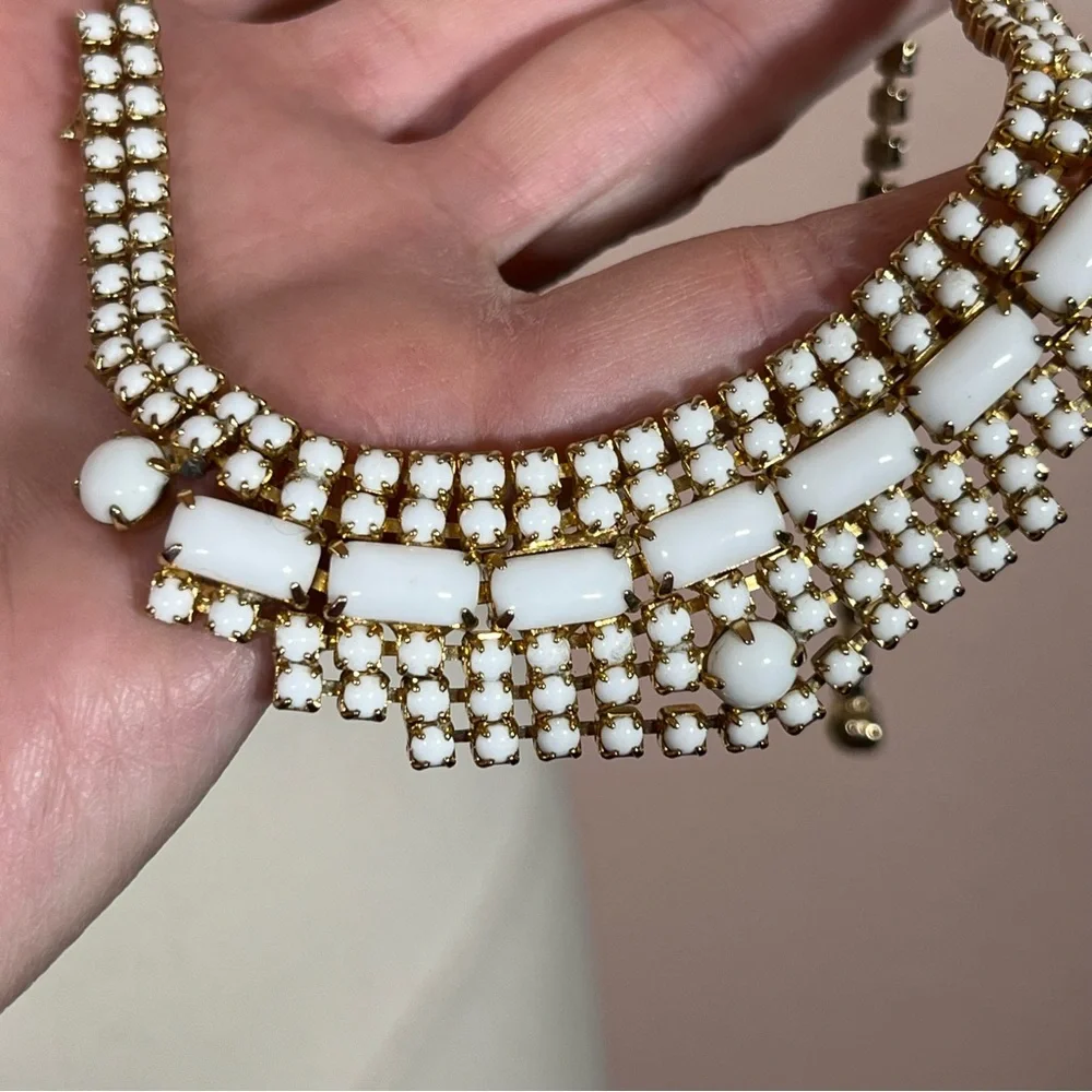 Antique 1940's Retro Art Deco White Milk Glass Emerald Cut Choker Necklace